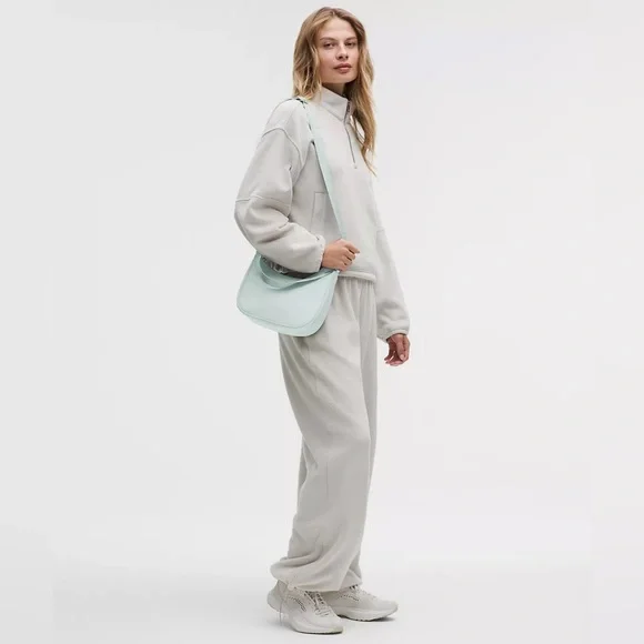 NWT- Lululemon City Essentials Small Shoulder Bag 3L - Pelican - Picture 5 of 9